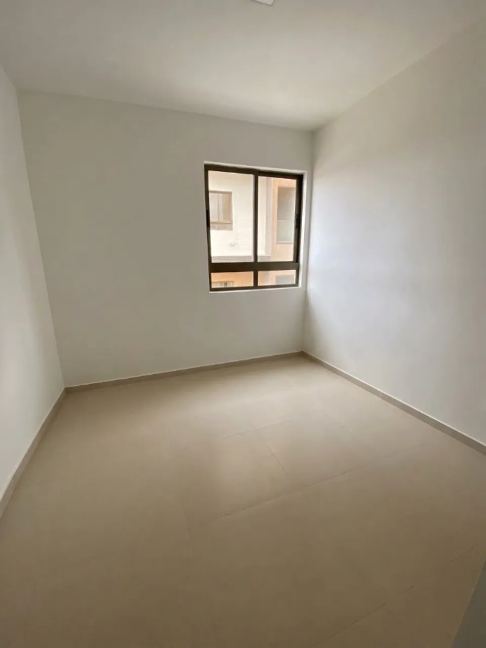 3-bedroom apartment with a balcony and 1 parking spot — photo 11