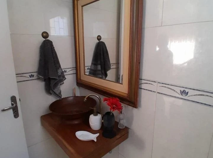 Furnished house with open-plan kitchen and 388 m² — photo 8
