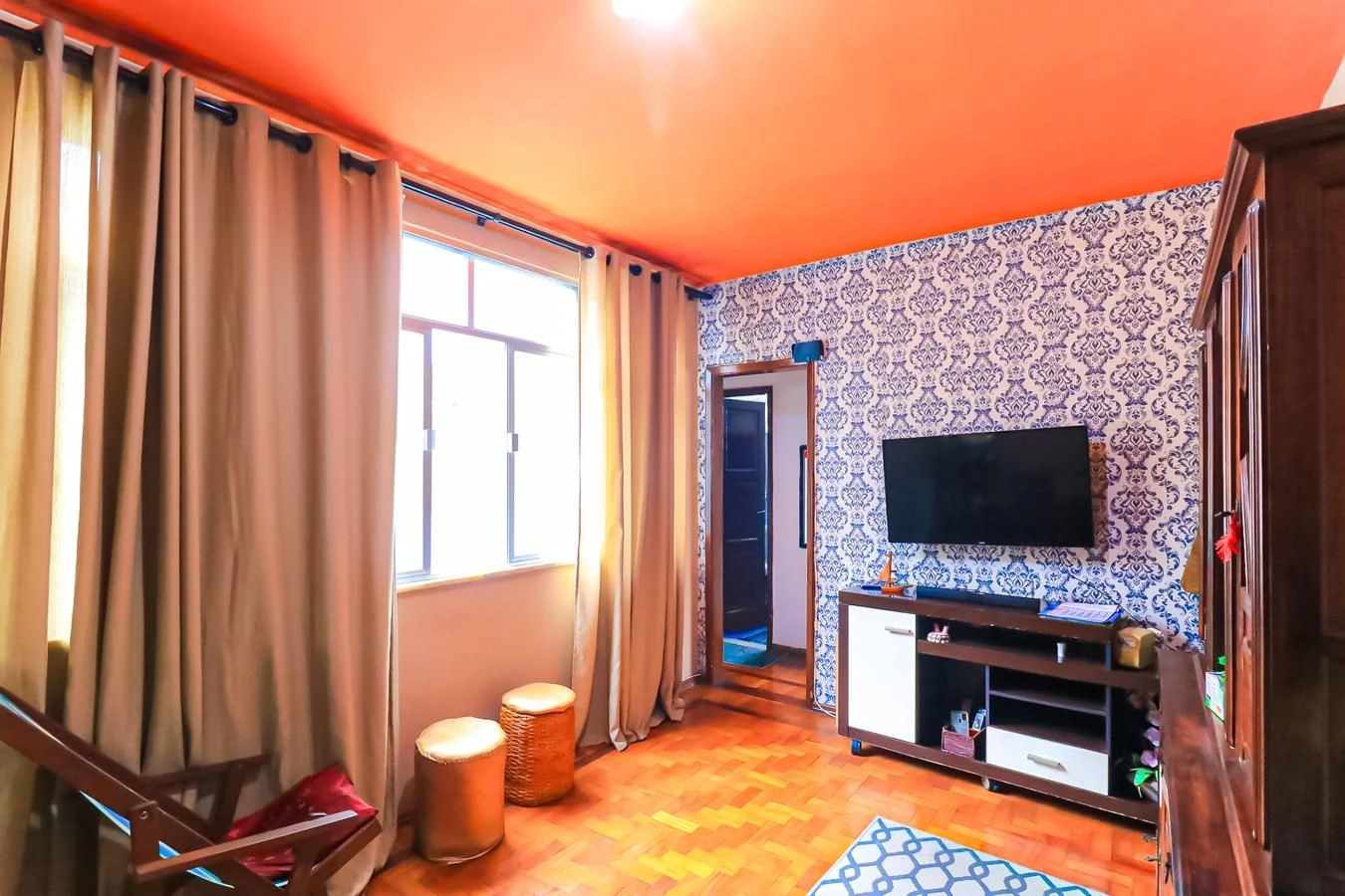 Furnished 2-bedroom apartment with 1 parking spot