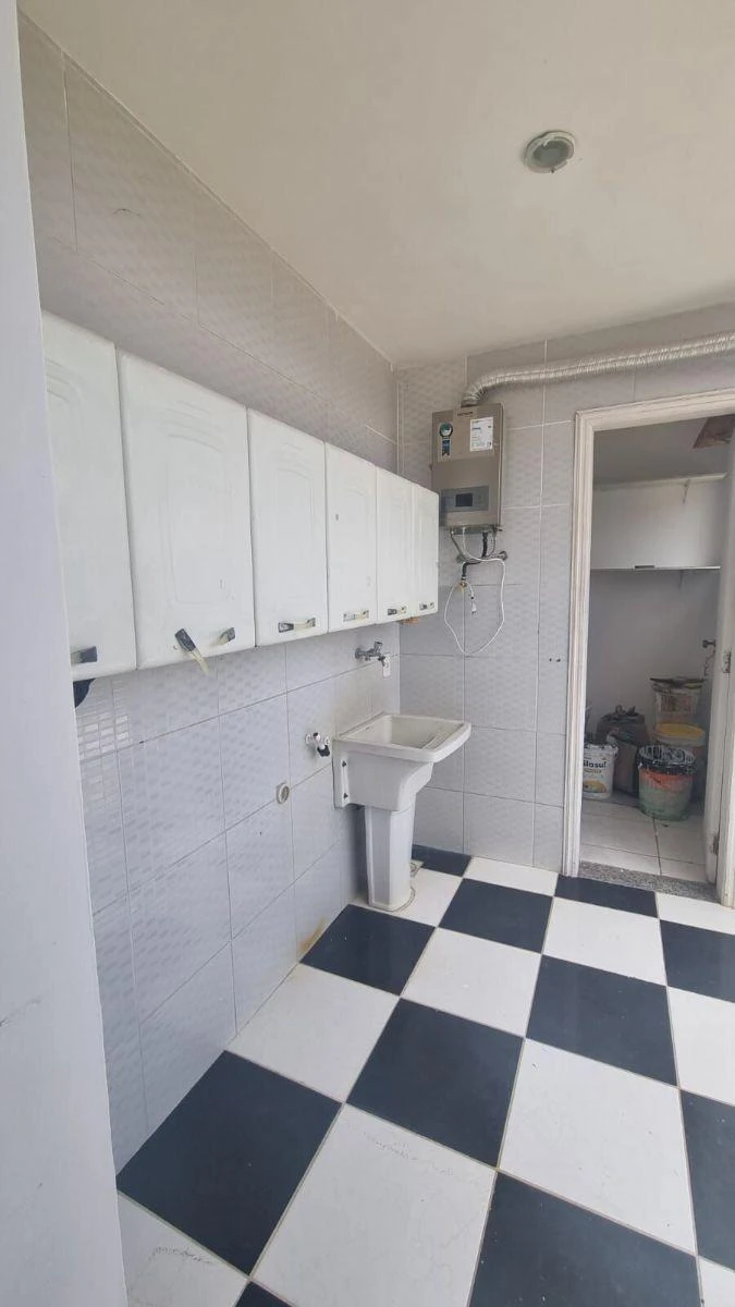 360 m² house with 4 en-suite bedrooms and 3 parking — photo 18