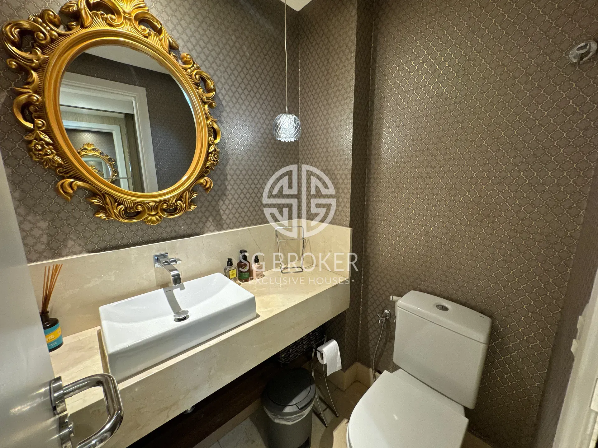 Furnished apartment with open-plan kitchen and 4 bedrooms — photo 12