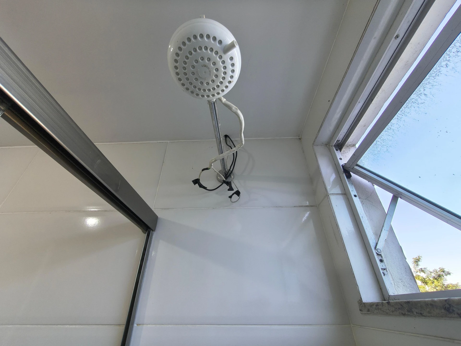 Condo house with 3 bedrooms and a balcony — photo 10