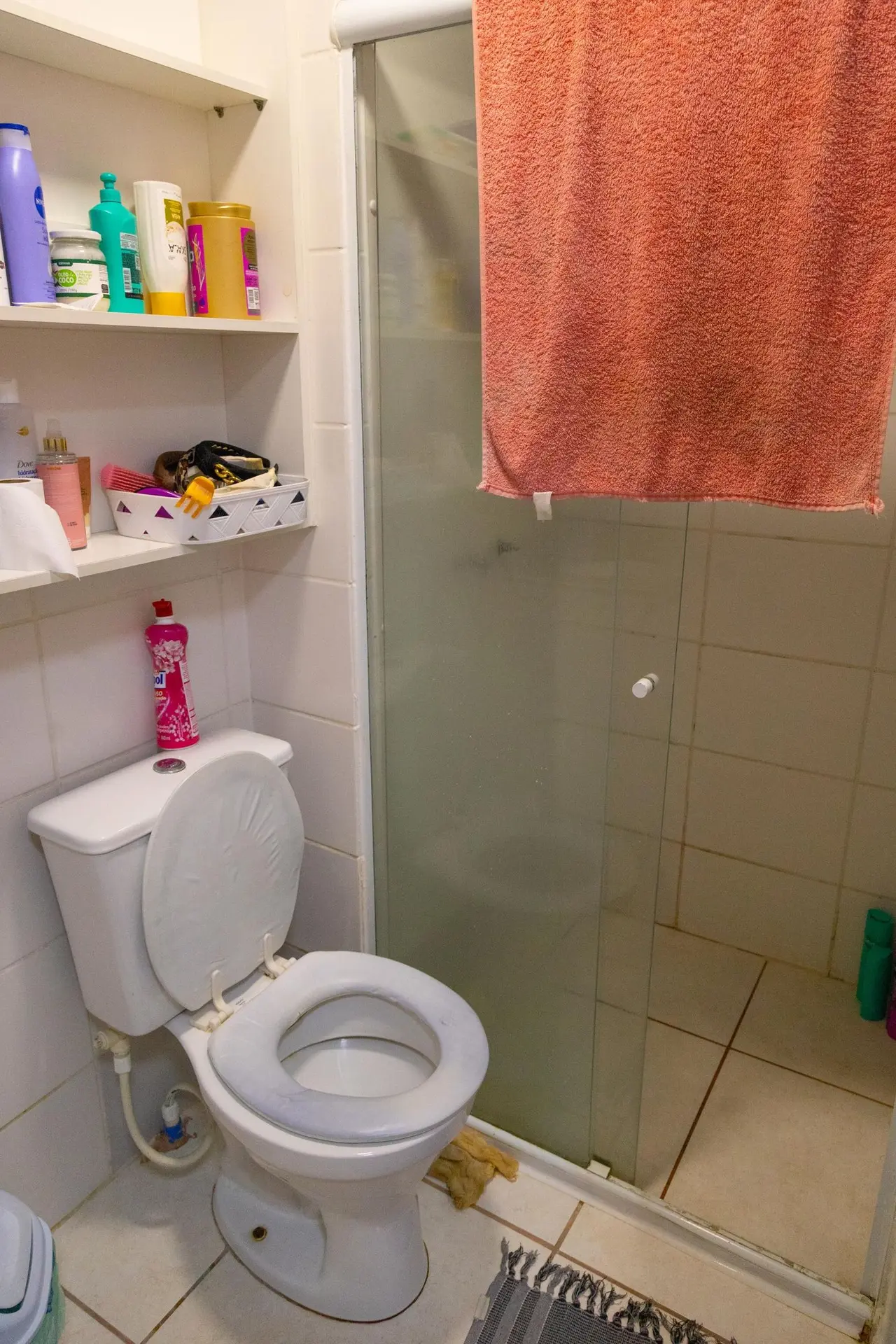 One-bedroom apartment in a building with a pool — photo 7
