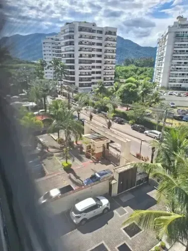 Apartamento com 2 quartos, 2 banheiros e varanda com vidro — photo 8