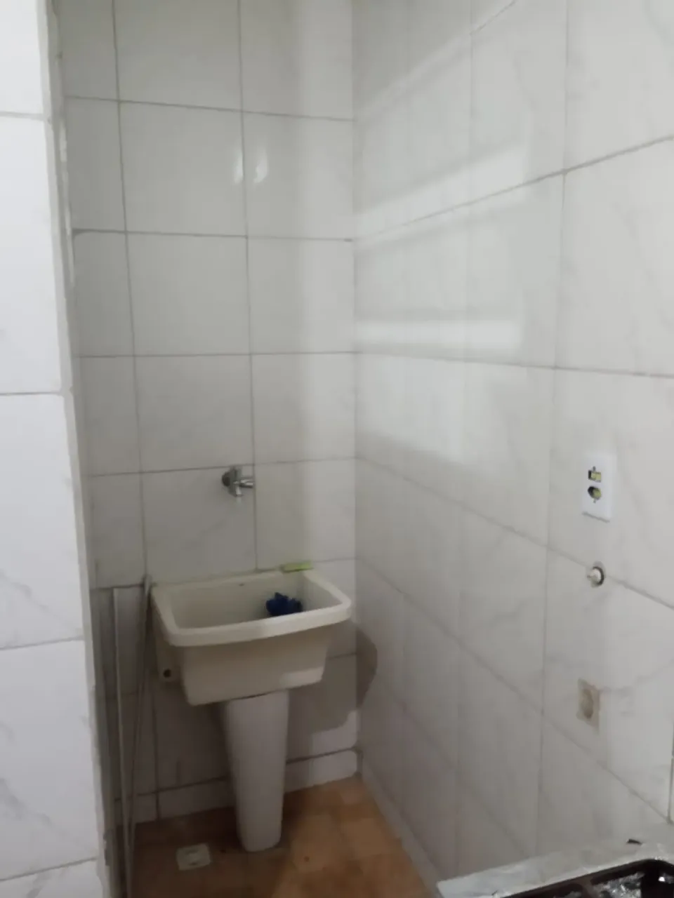 Unfurnished studio with 1 bedroom and 1 bathroom — photo 5