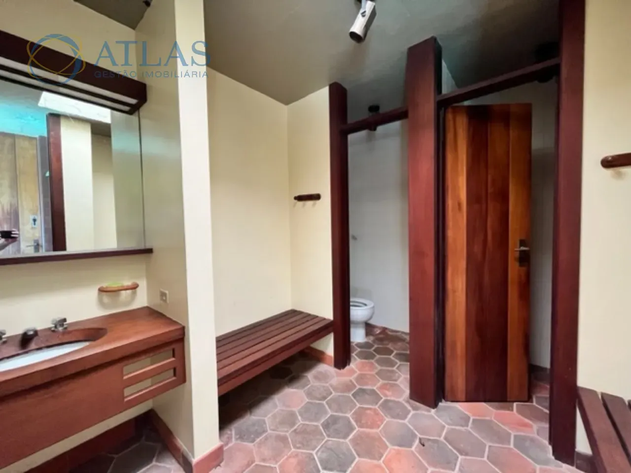 Будинок без меблів з 5 спальнями і 5 ванними, 903 м² — photo 20