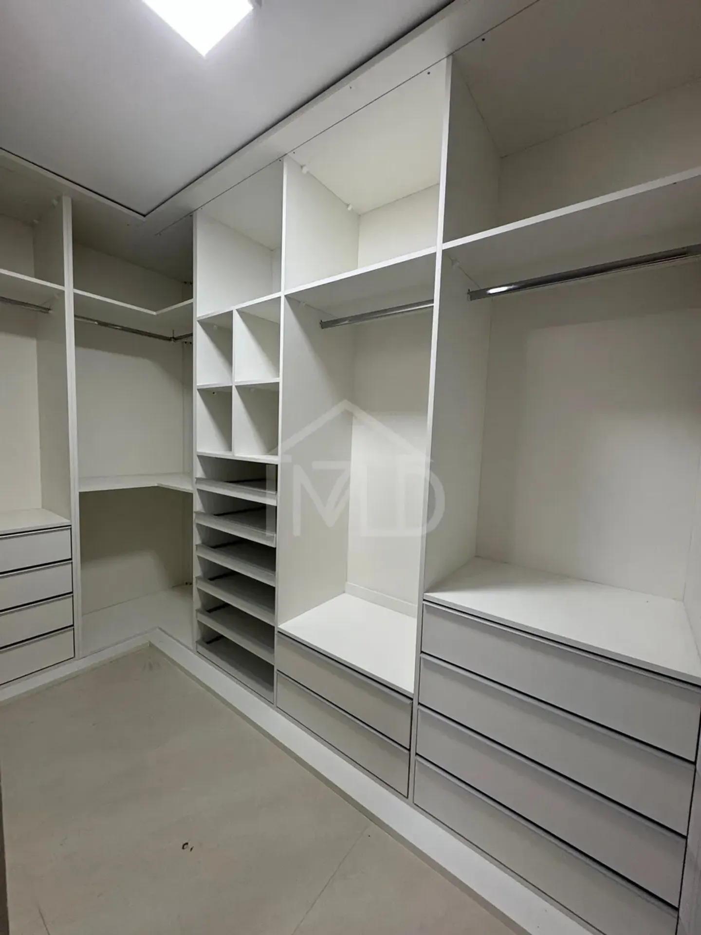 Casa mobiliada com 4 suítes e piscina, 420 m² — photo 30