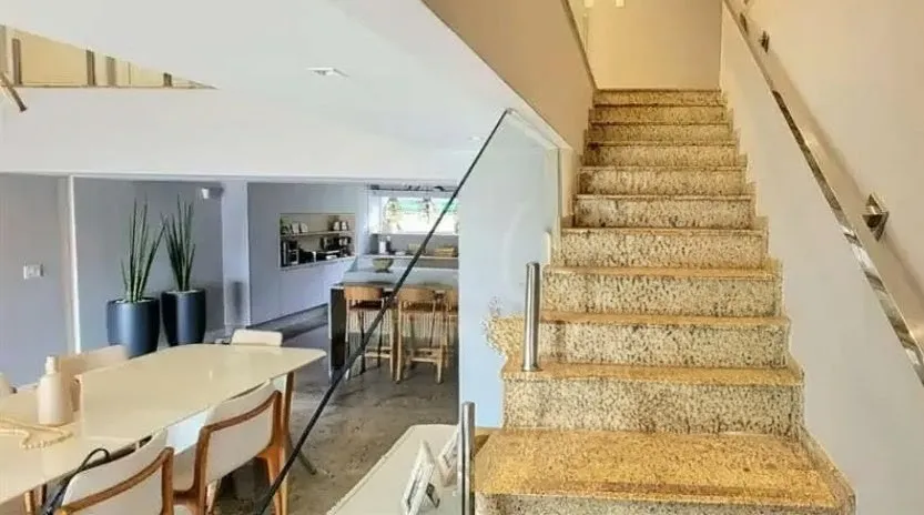 Rental house with 5 bedrooms and 5 bathrooms — photo 17