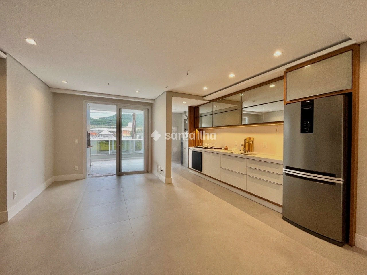 Floor-to-ceiling windows in a 3-bedroom apartment, 152 m² — photo 9