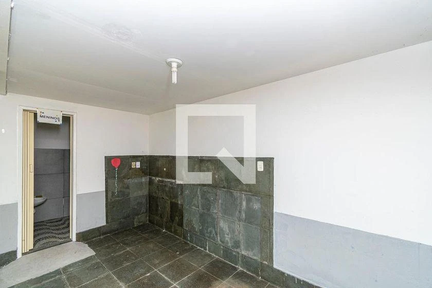 Furnished house with 5 bedrooms and 560 m² — photo 31