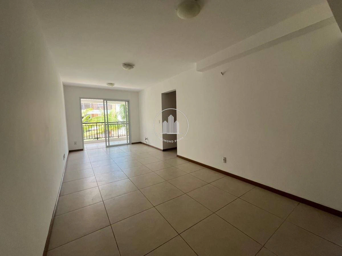 Furnished 3-suite apartment with 2 parking spots and 129 m²