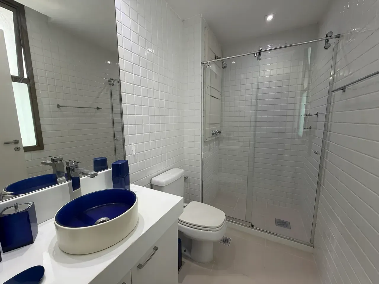 Furnished 3-bedroom apartment with open-plan kitchen — photo 20
