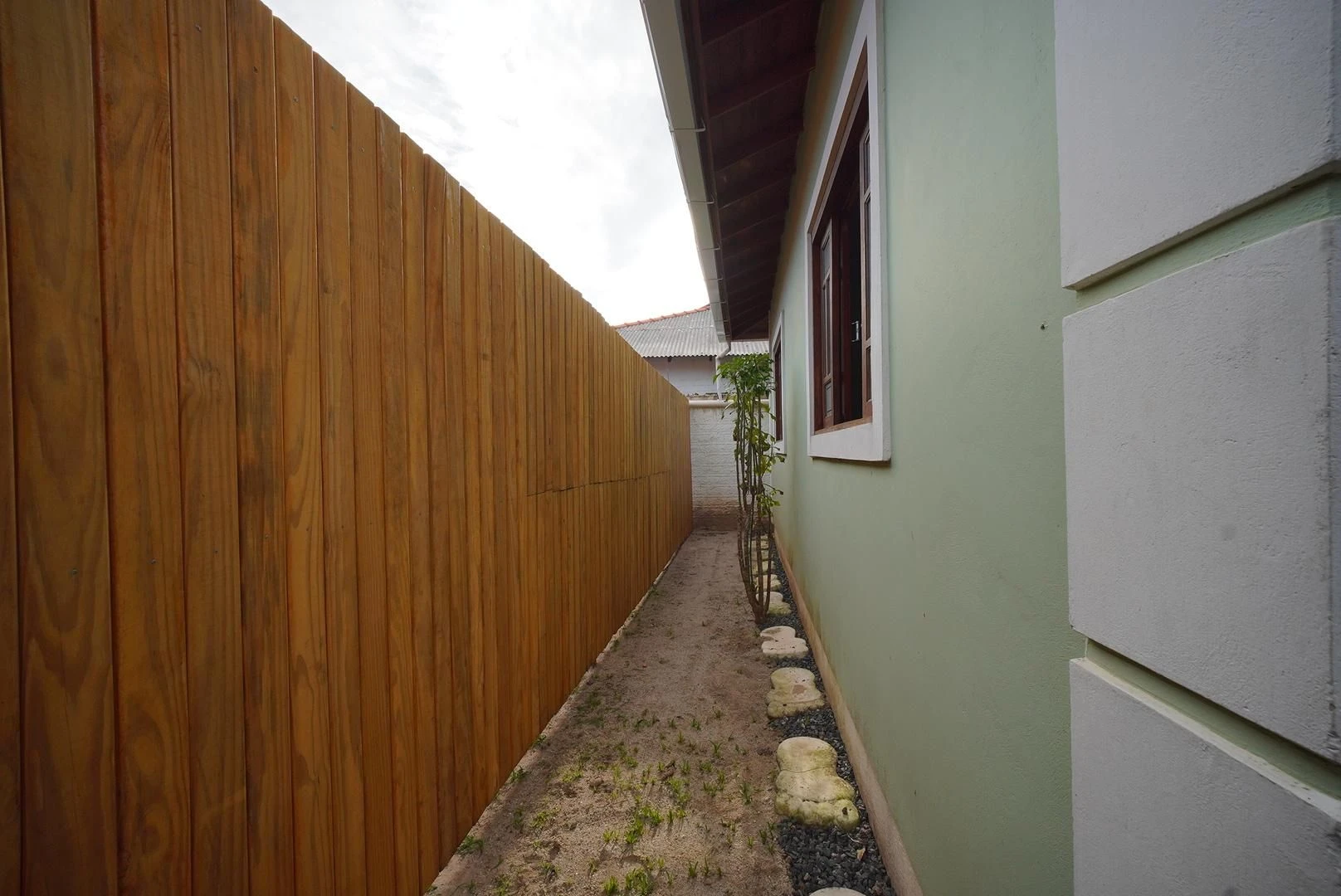 78 m² house with a jacuzzi and a bathtub — photo 13