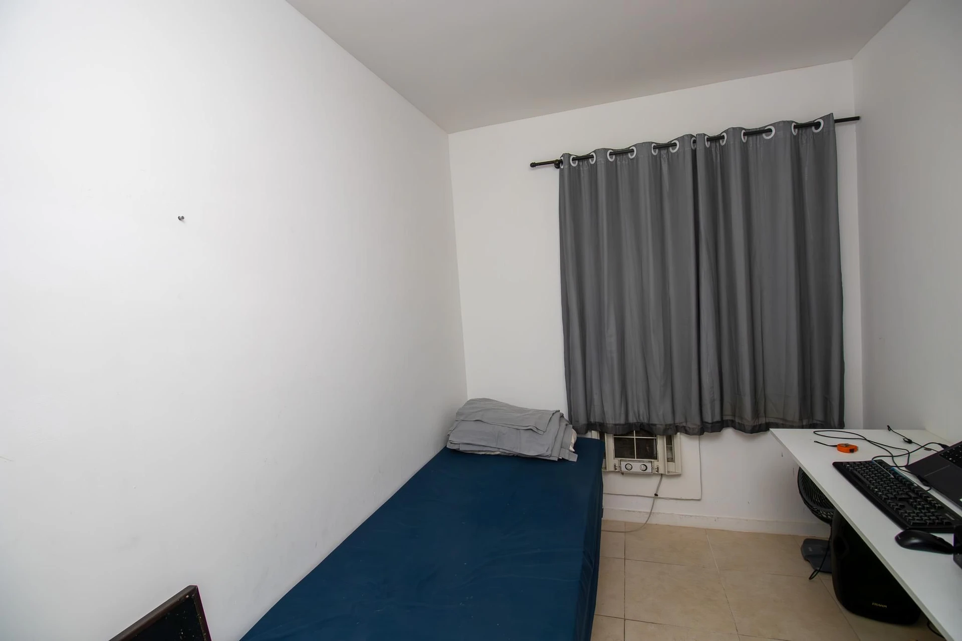 Furnished apartment, 65 m², with a glass-enclosed balcony — photo 14