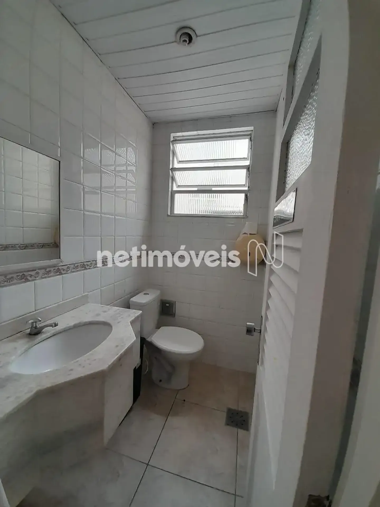 Wood or laminate floors in a 2-bedroom apartment, 78 m² — photo 21