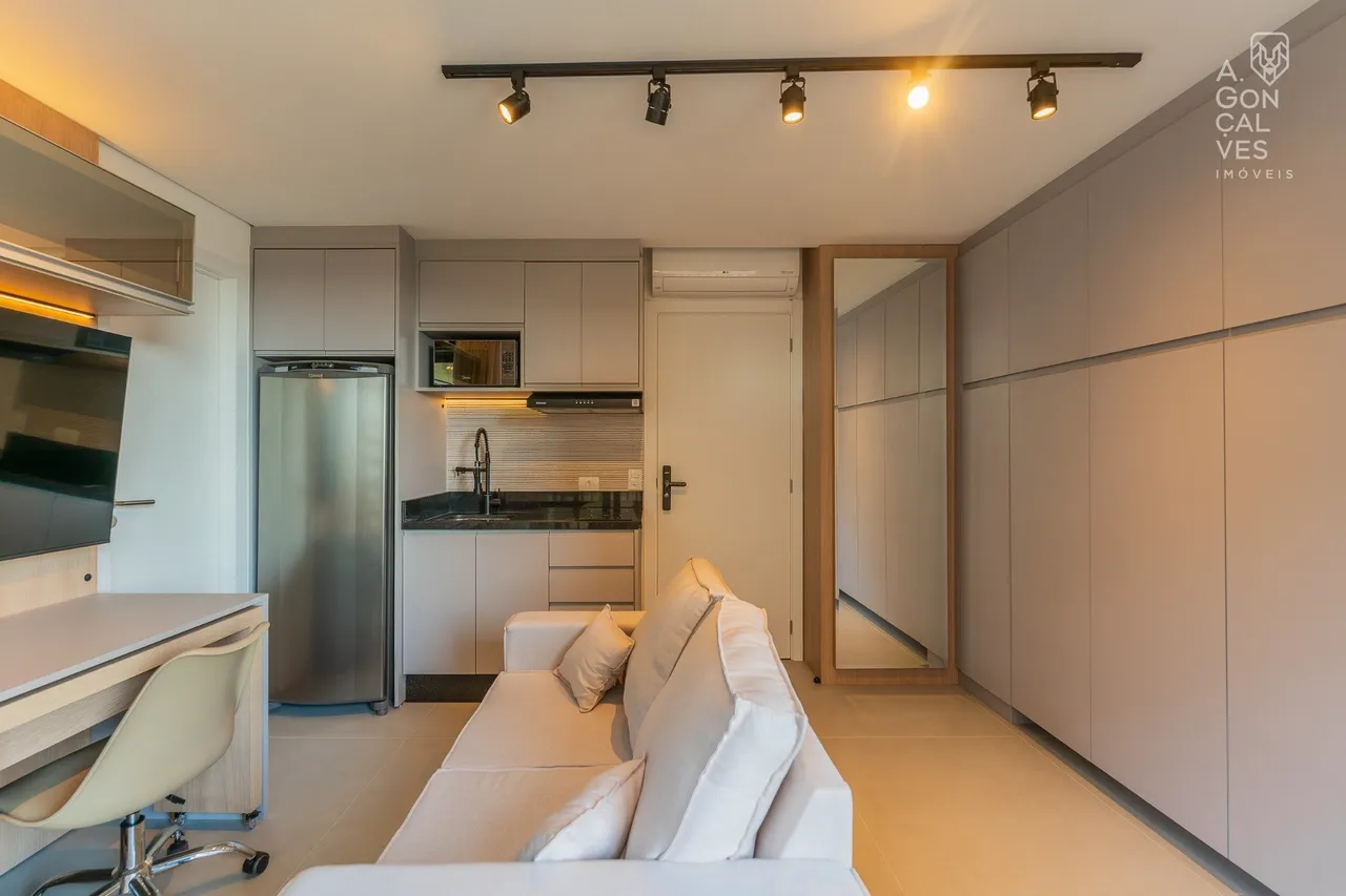 Furnished 37 m² apartment with 1 bedroom and glass balcony — photo 2