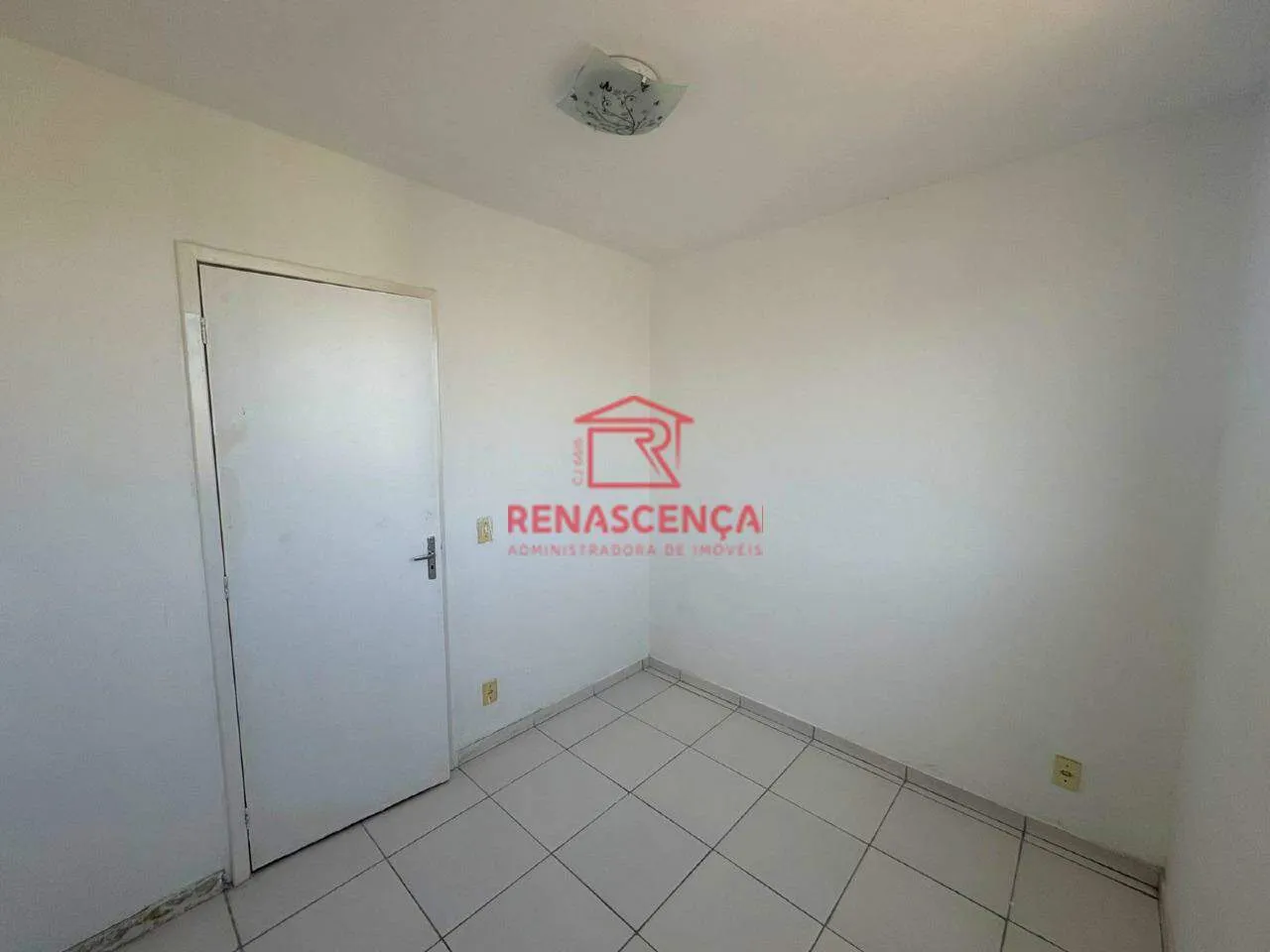 Unfurnished apartment with 2 bedrooms and pool — photo 13