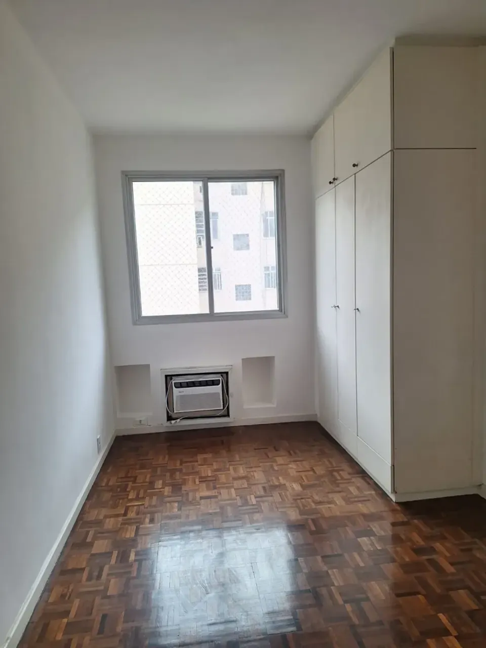 Apartamento de 1 quarto com 2 banheiros e 1 vaga — photo 2