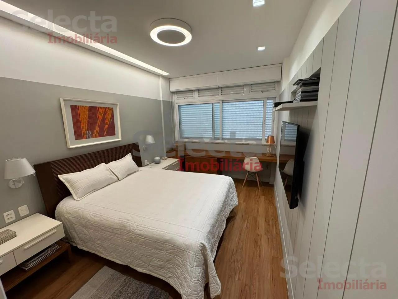 Furnished apartment with 4 bedrooms and a work desk — photo 9