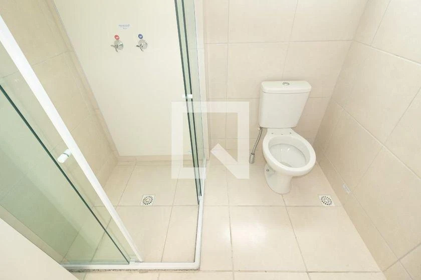Квартира 45 м² з душем у скляній кабінці — photo 23