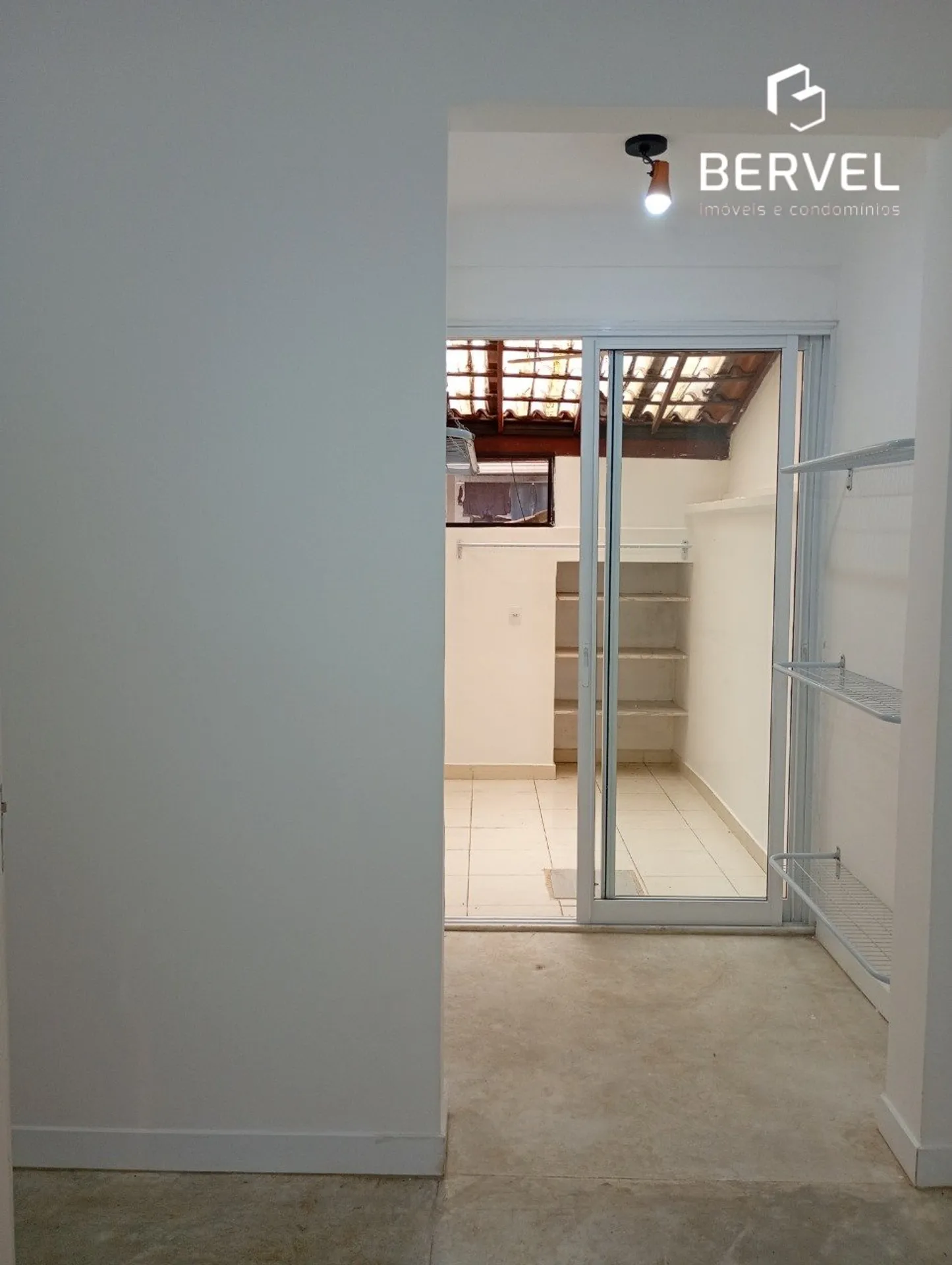 Apartamento de 2 quartos em condomínio com piscina — photo 11