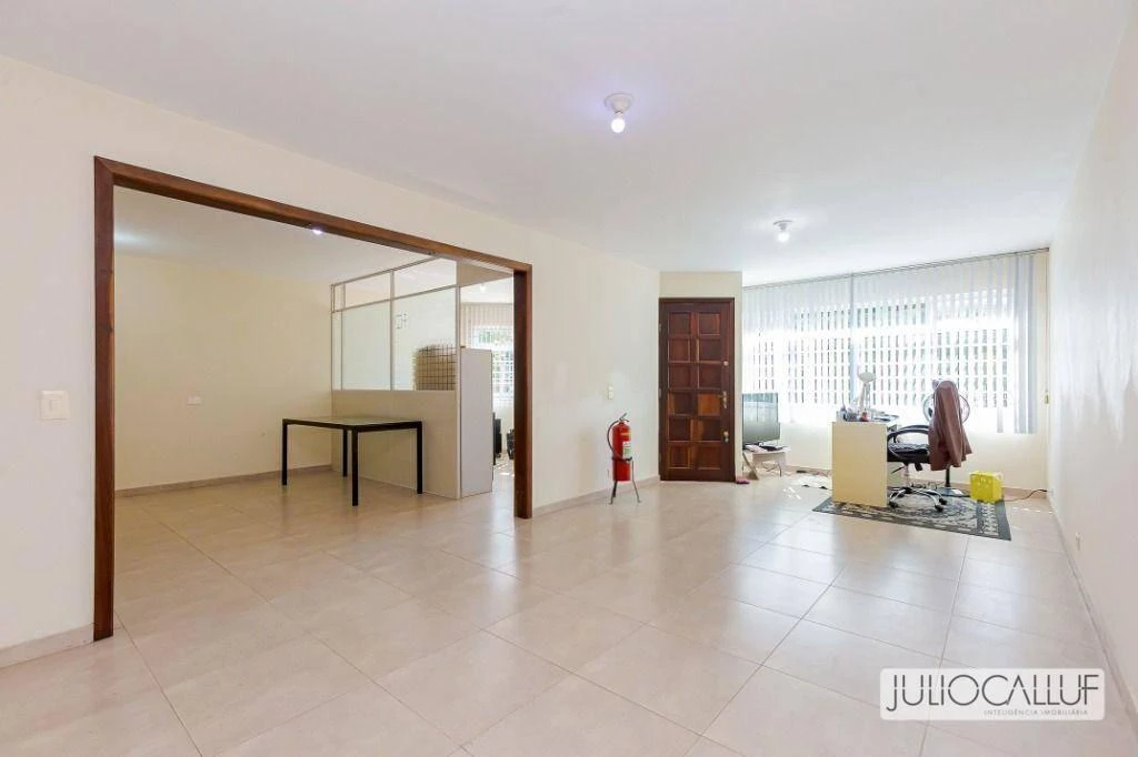 4-bedroom house with a washing machine in Curitiba — photo 27