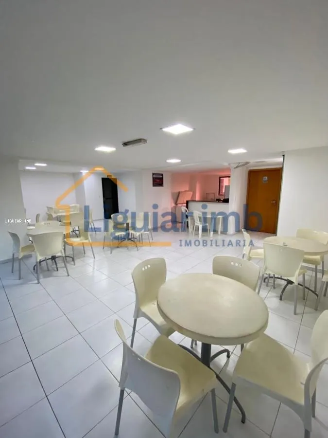 Glass-enclosed balcony in a 2-bedroom apartment, 58 m² — photo 21