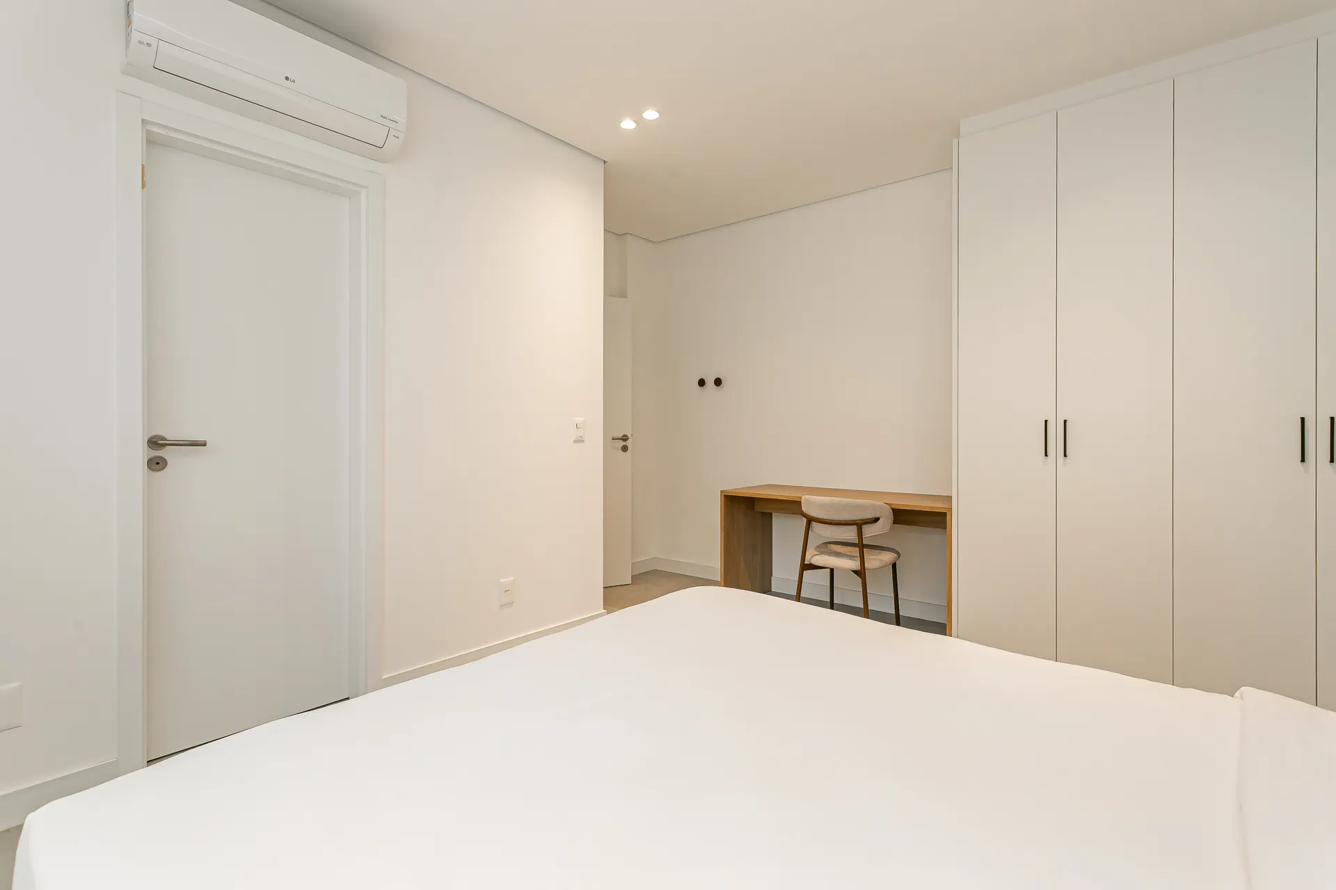Мебльована квартира 111 м² з 2 спальнями та балконом — photo 4