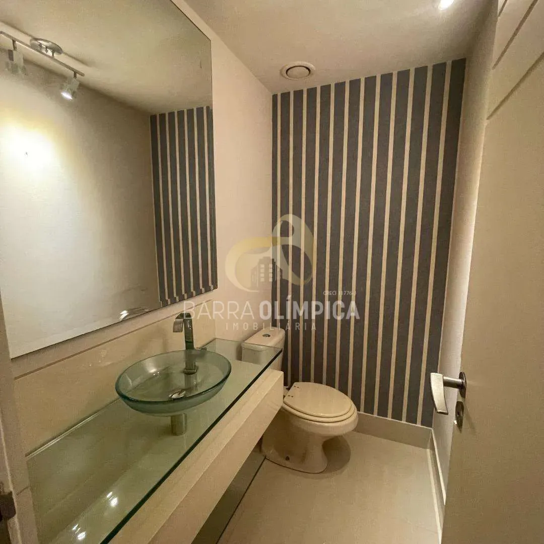 4-bedroom apartment in a building with a sauna — photo 23