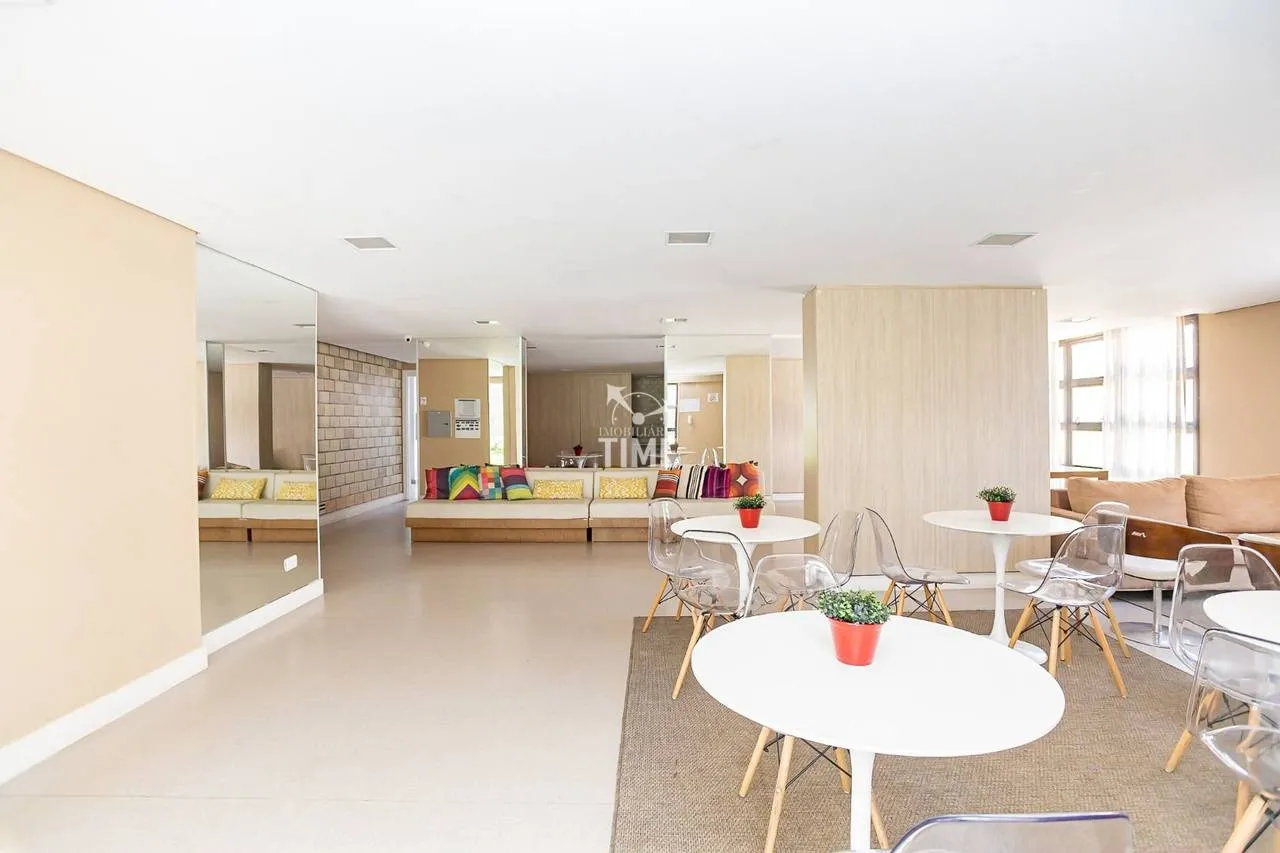 Wood or laminate floors in a 3-bedroom apartment, 78 m² — photo 90