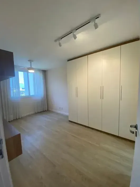 Apartamento de 2 quartos com cozinha a gás e varanda — photo 8