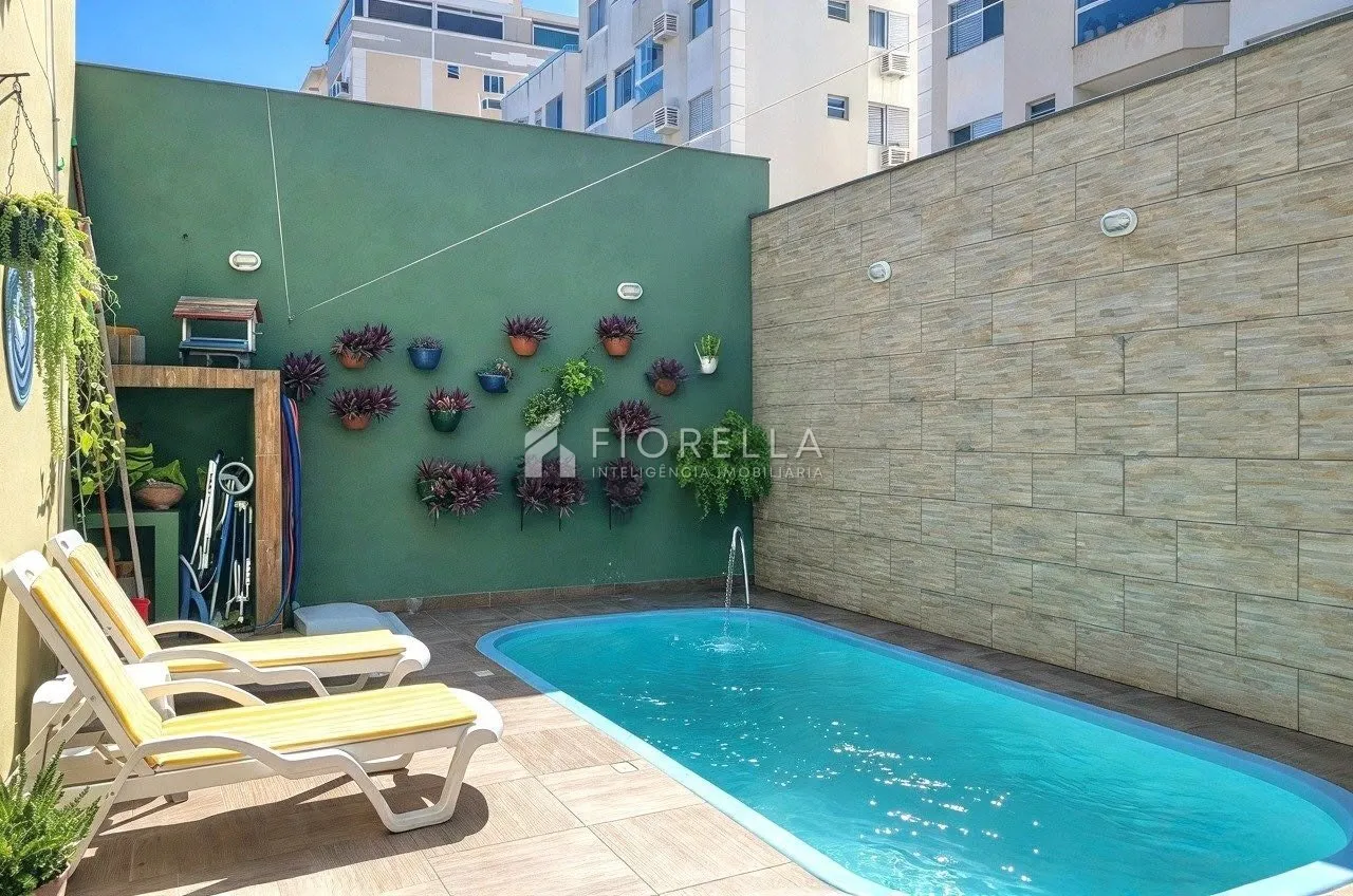 3-bedroom house with a grill on the balcony in Florianópolis — photo 16