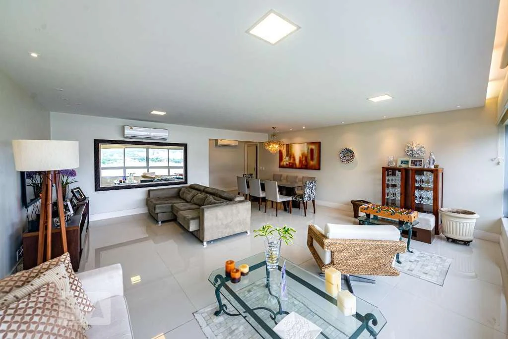 Rental apartment with 4 bedrooms and 200 m² — photo 13