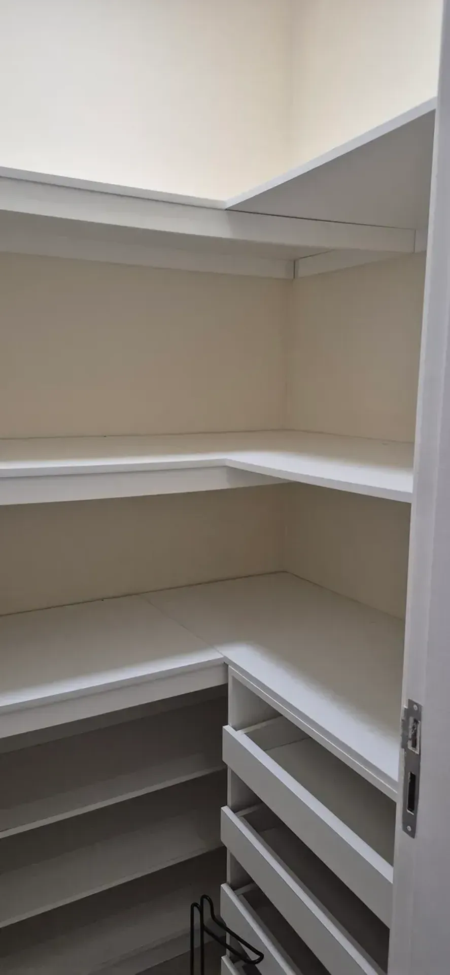 Furnished triplex house with 5 bedrooms and 300 m² — photo 34