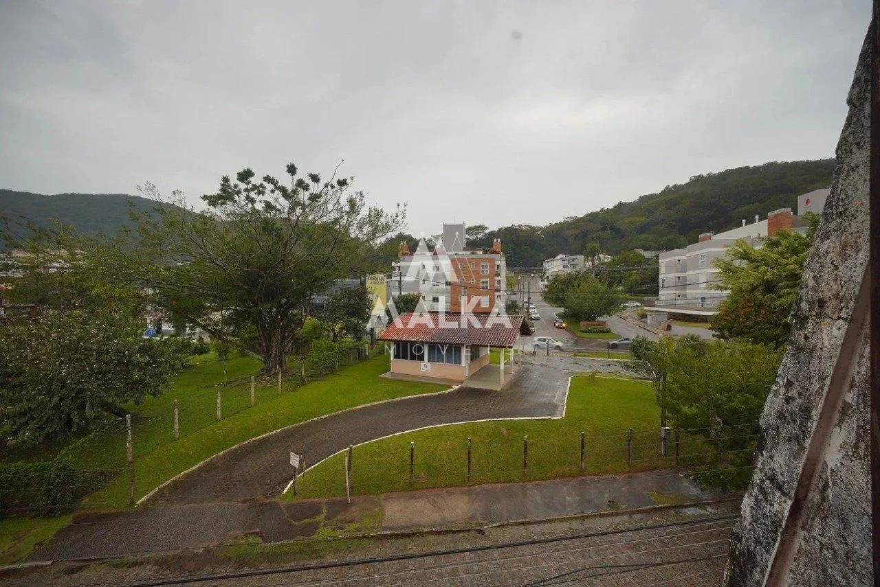 180 m² house with a mountain view and a home office — photo 7