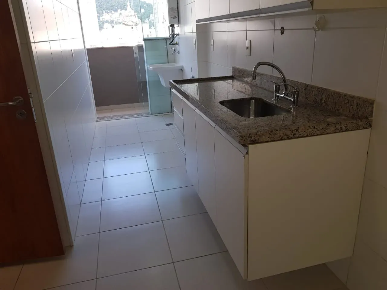 Балкон с грилем и 2 спальни: квартира 91 м² — photo 5