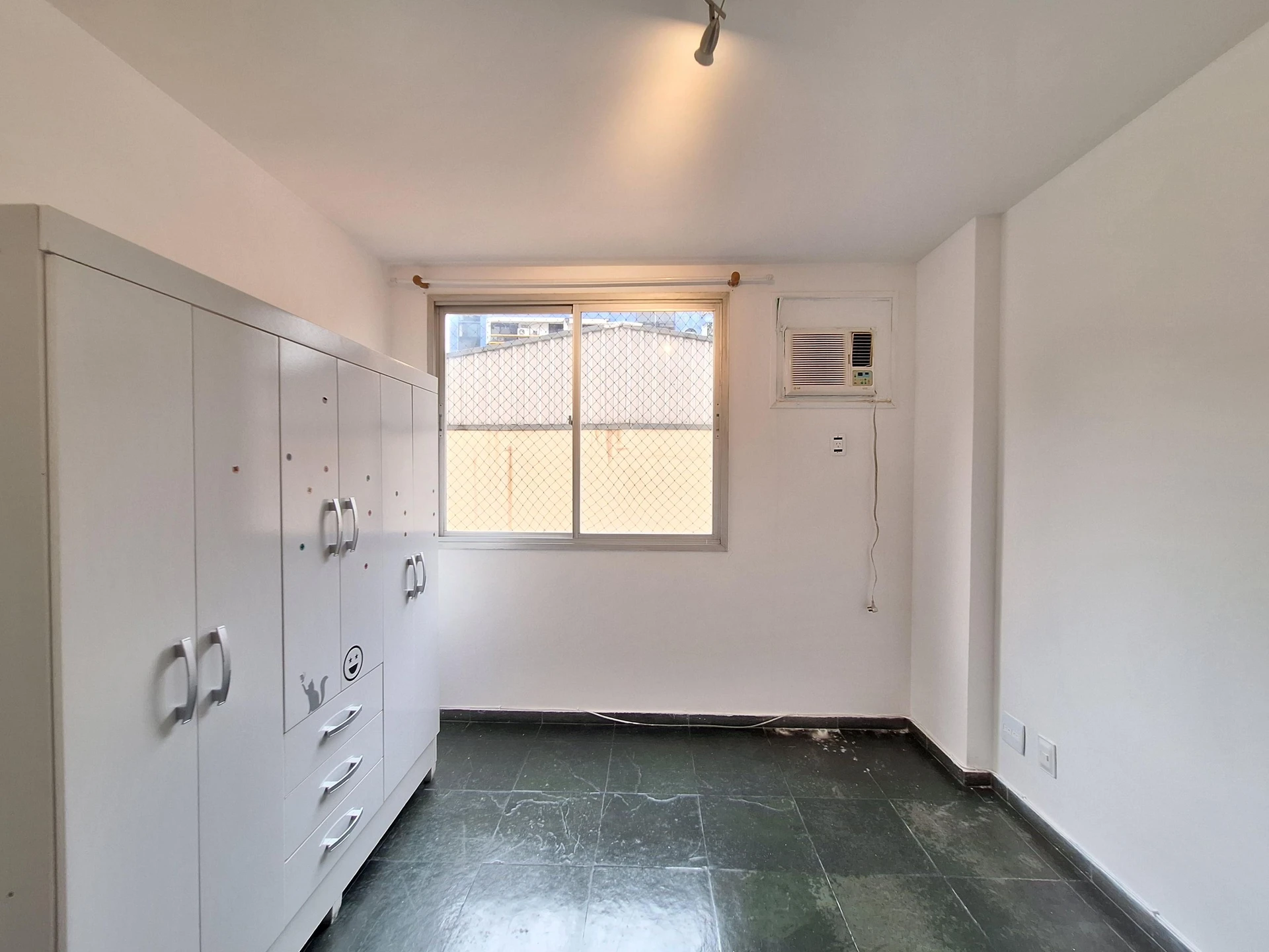 Apartamento de 75 m² com jacuzzi e varanda envidraçada — photo 8