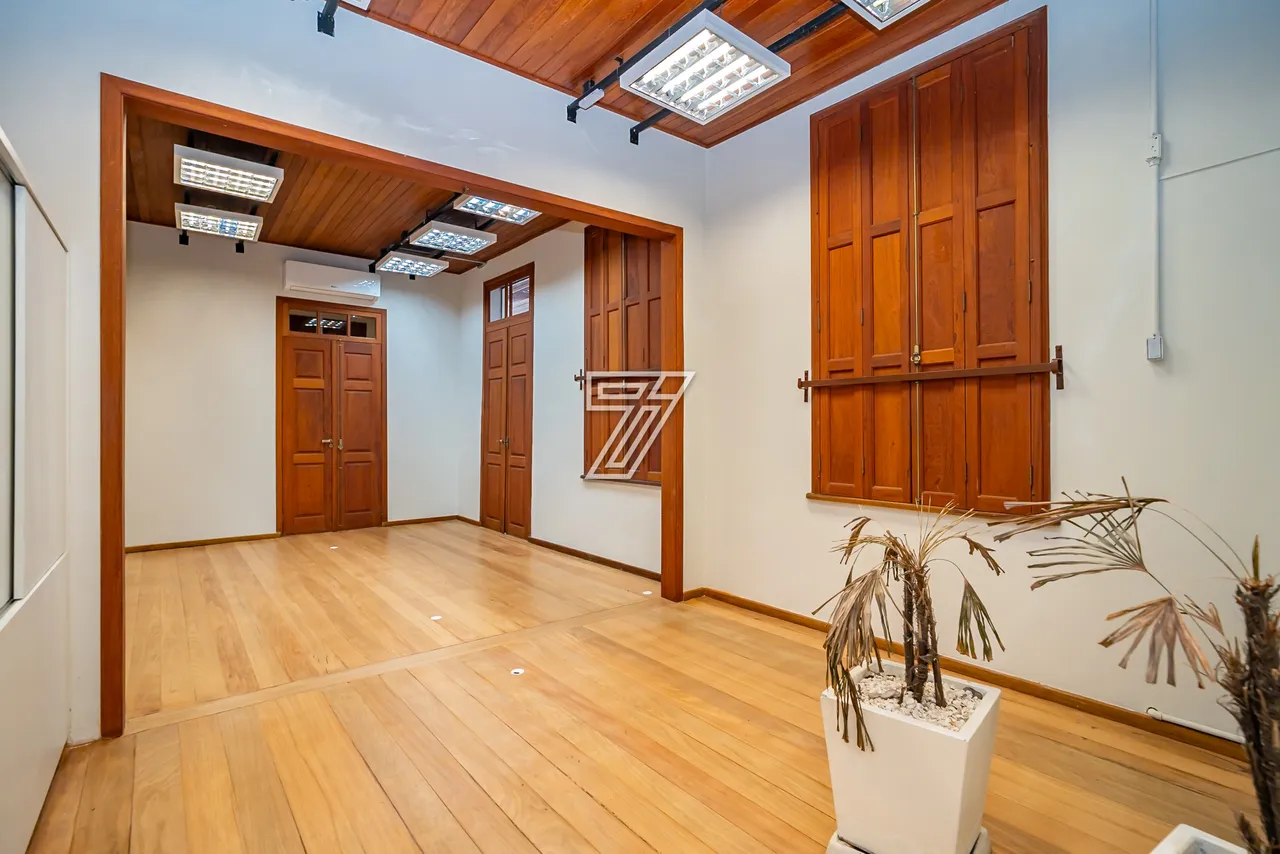 Unfurnished house with 5 bedrooms and 5 bathrooms — photo 4