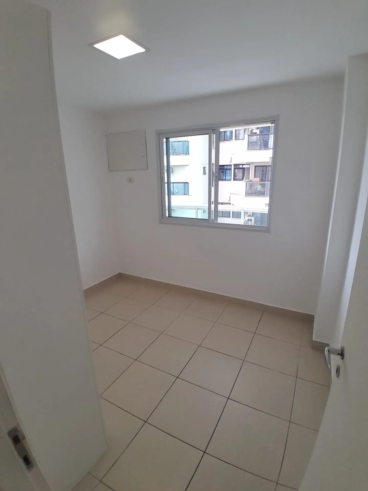 Floor-to-ceiling windows in a 2-bedroom apartment, 68 m² — photo 9