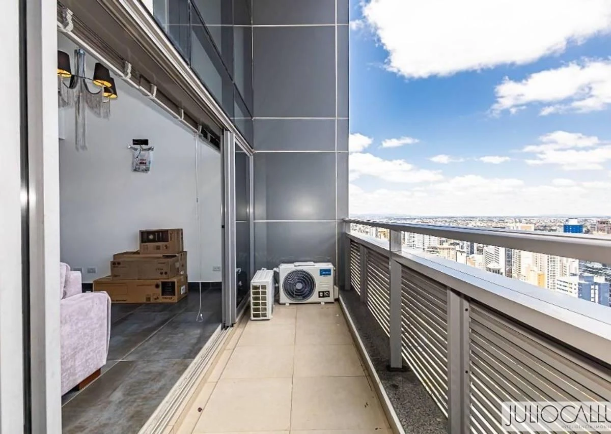 78 m² apartment with floor-to-ceiling windows and a bathtub — photo 9