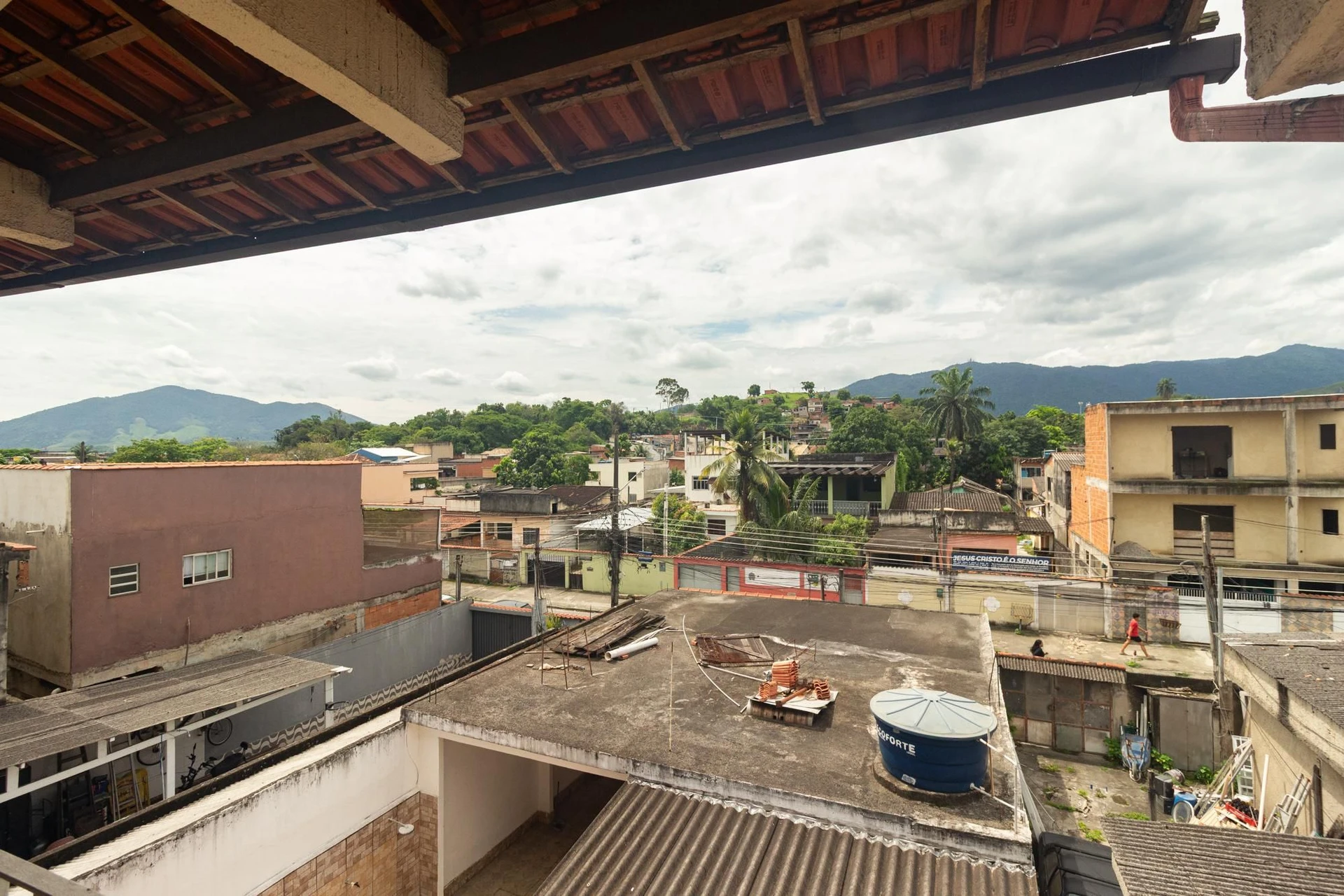 250 m² house with a garden and a mountain view — photo 13