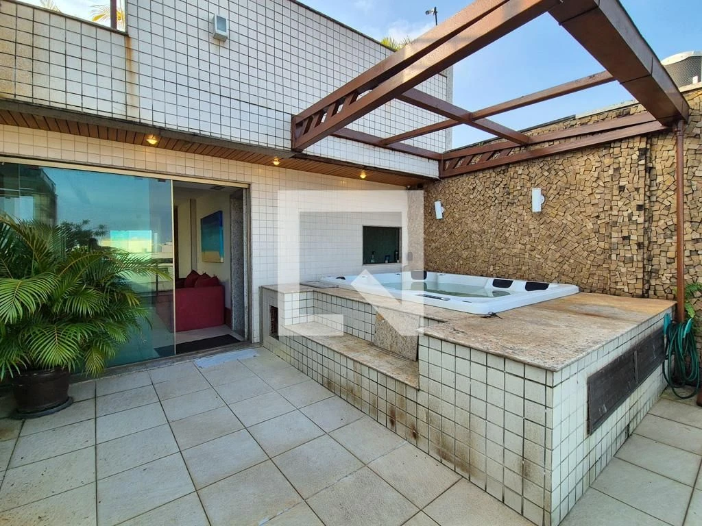 Furnished apartment with 5 en-suite bedrooms and terrace — photo 55