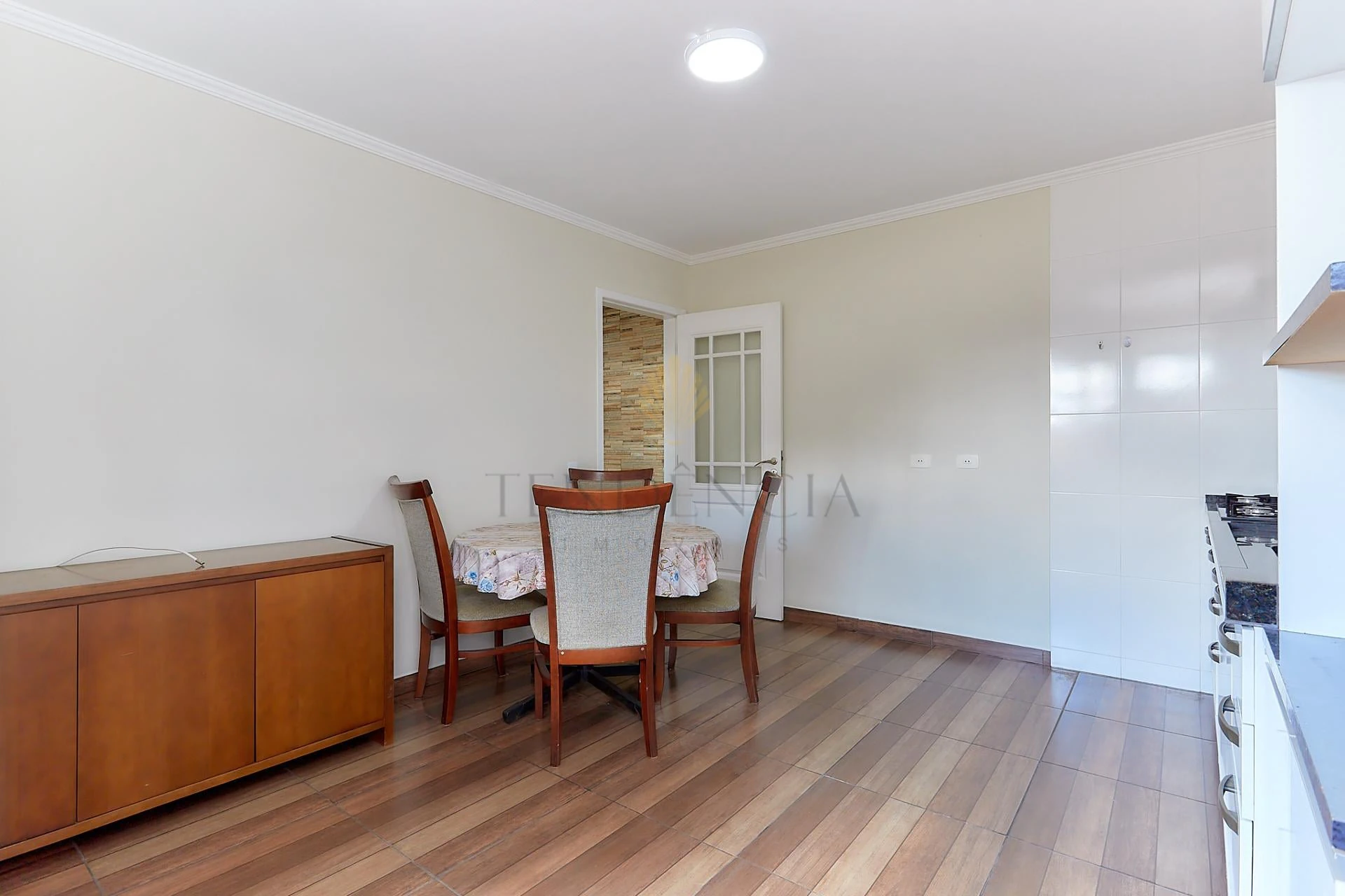 Wood or laminate floors in a one-bedroom house, 50 m² — photo 7