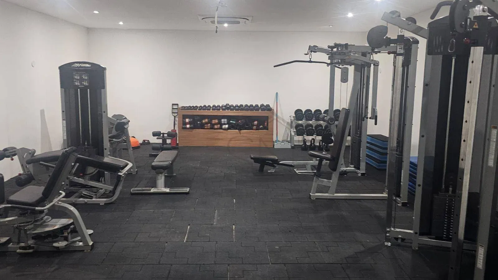 Мебльована квартира з 5 спальнями та 557 м² — photo 32
