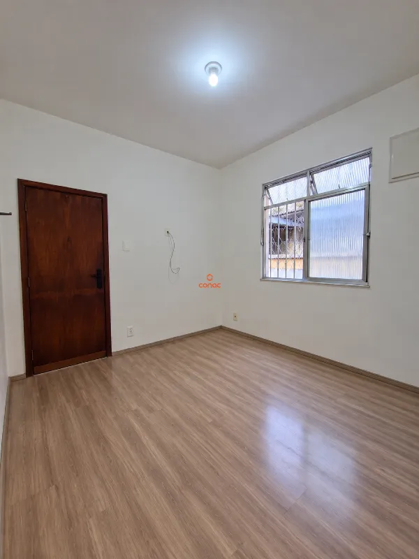 Apartment on the 1st floor with wood or laminate floors — photo 3