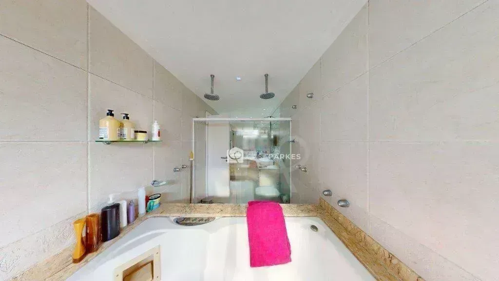 House with 5 bedrooms and 5 bathrooms, 500 m² — photo 22