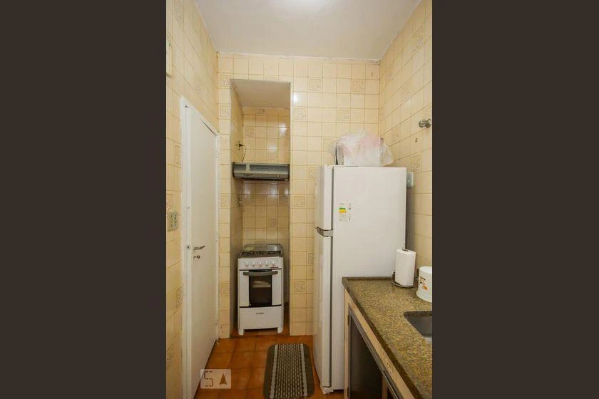 One-bedroom apartment with a washing machine — photo 19