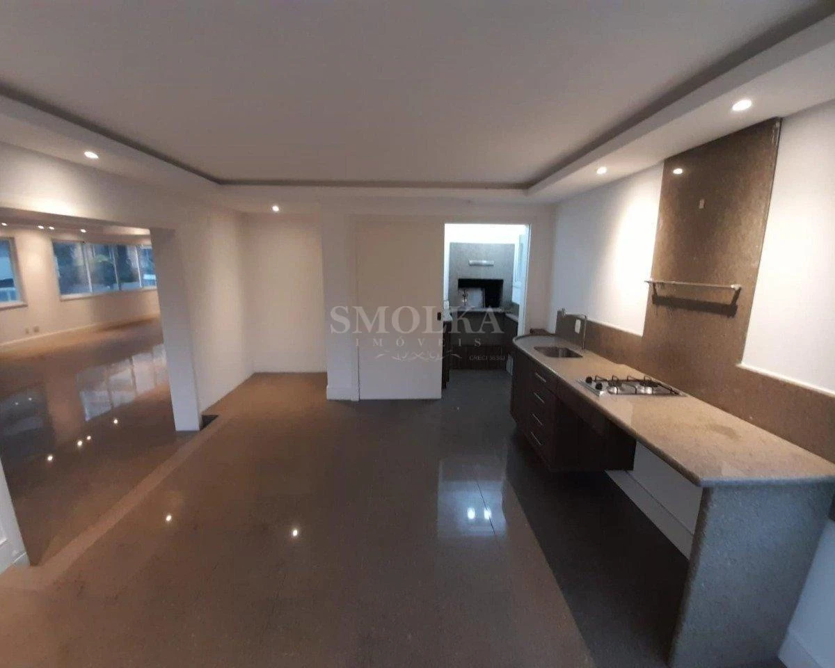 Ванна та 4 спальні: квартира 255 м² — photo 2