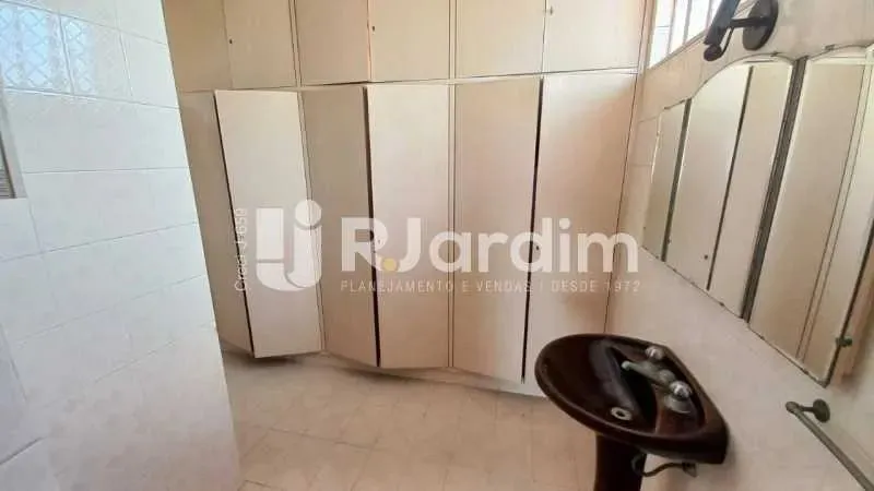 Casa para locação com 5 quartos e 401 m² e cozinha planejada — photo 9