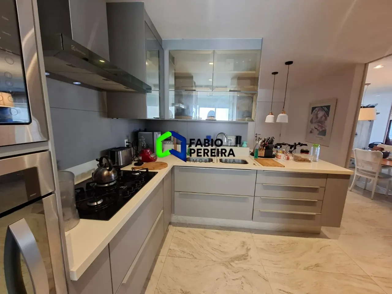 Apartment with open-plan kitchen, 3 bedrooms and 4 baths — photo 14